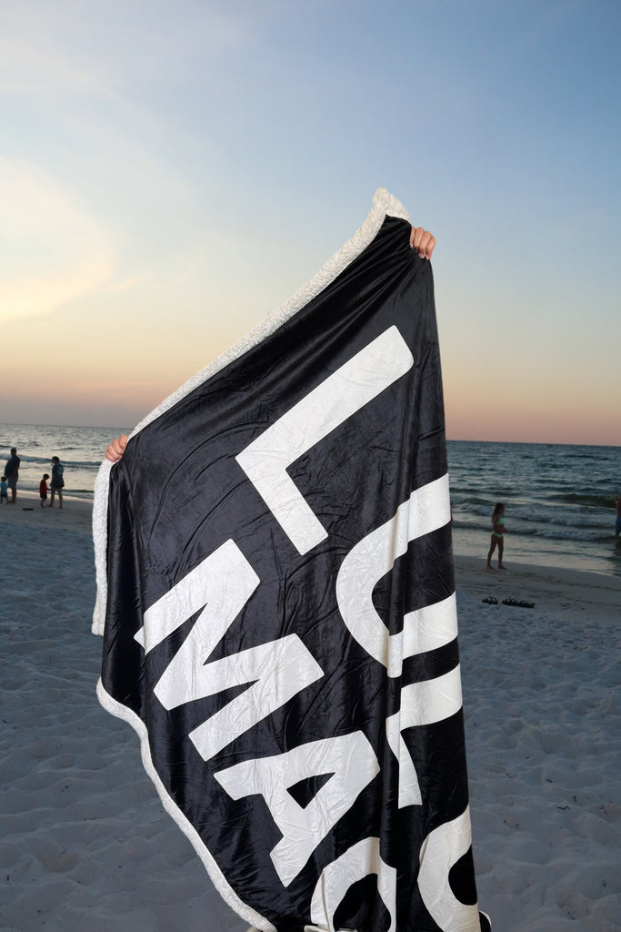 LuLu MAC Black/White Blanket