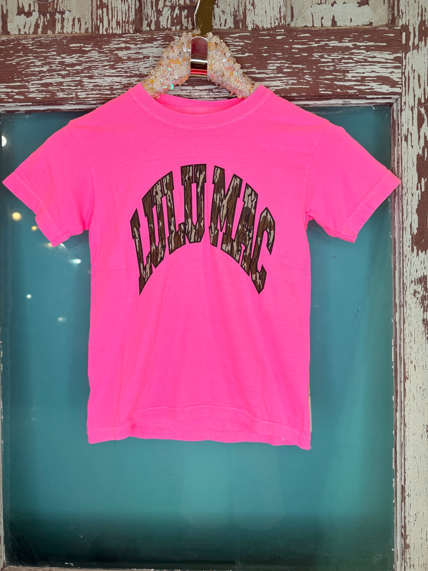LuLu MAC YOUTH Bottomland Camo Neon Pink T Shirt