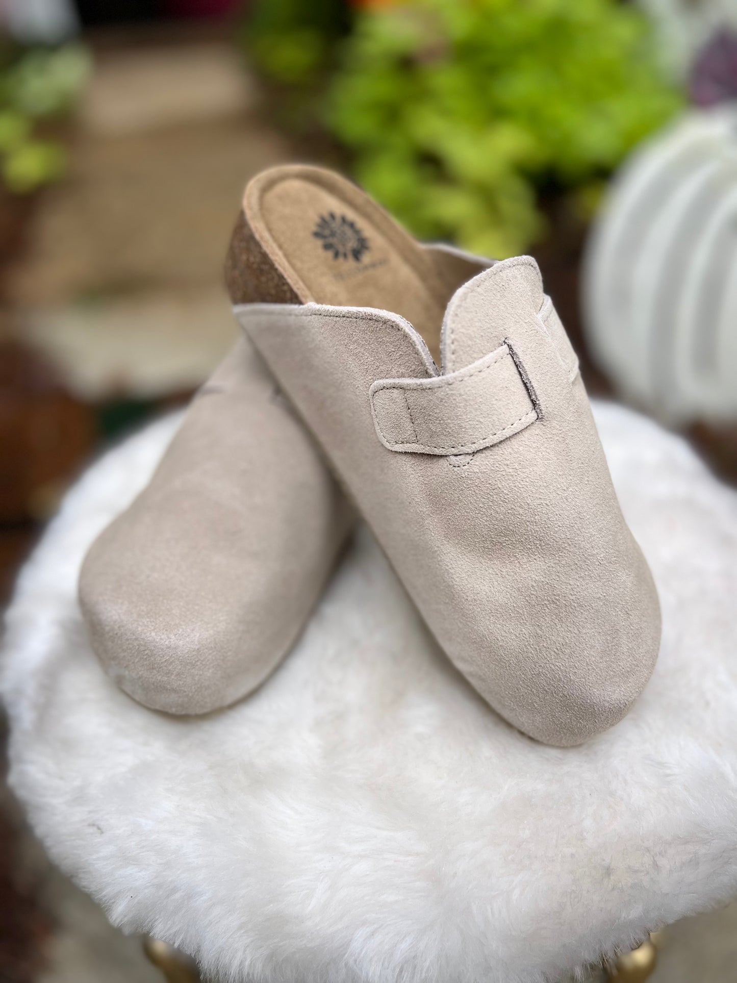 Yellow Box Marie in Taupe